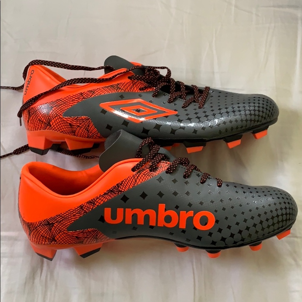 Umbro men’s club 2.0 soccer cleats